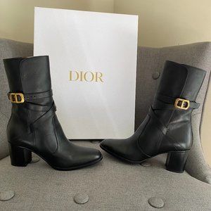 Dior - Authenticated Dior Empreinte Boots - Leather Black Plain for Women, Good Condition